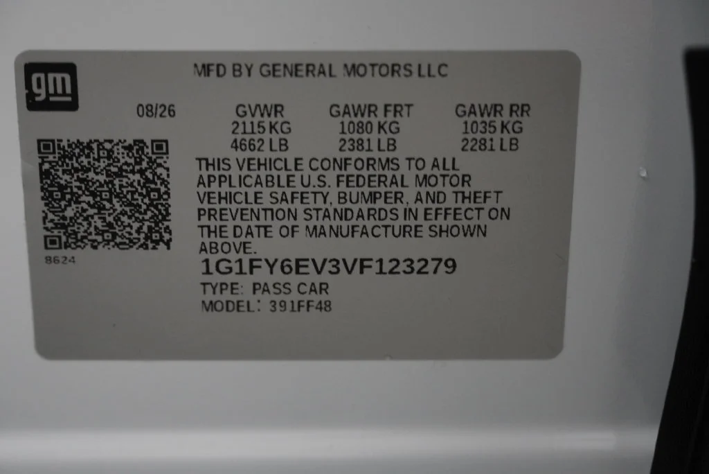 New 2027 Summit White Chevrolet LT image 41