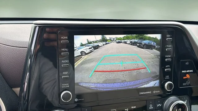 Used 2020  Toyota XLE image 27