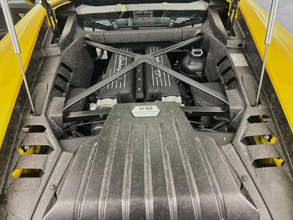 Used 2017 Yellow Lamborghini LP580-2 image 29