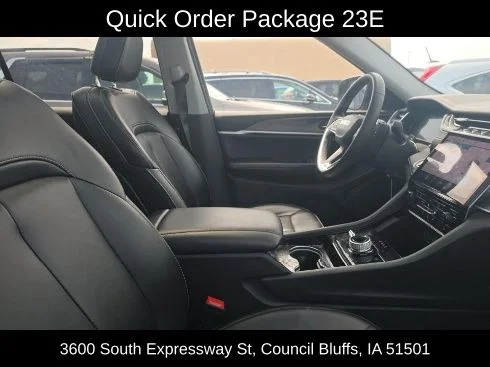 Used 2023 Gray Jeep Limited image 9