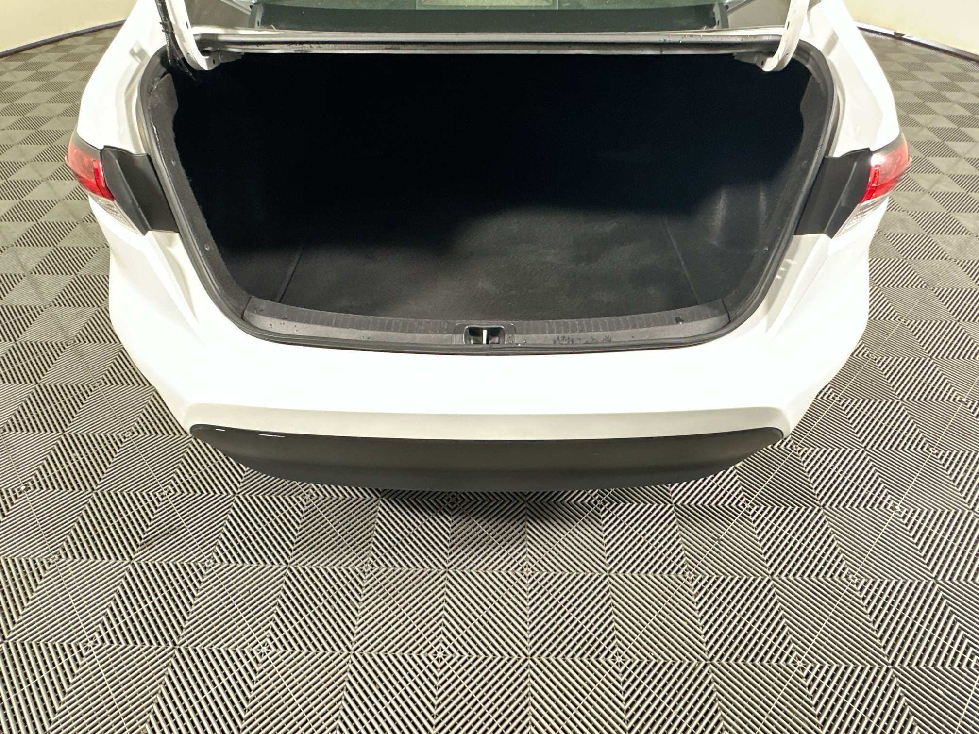 Used 2024 Ice Toyota LE image 30