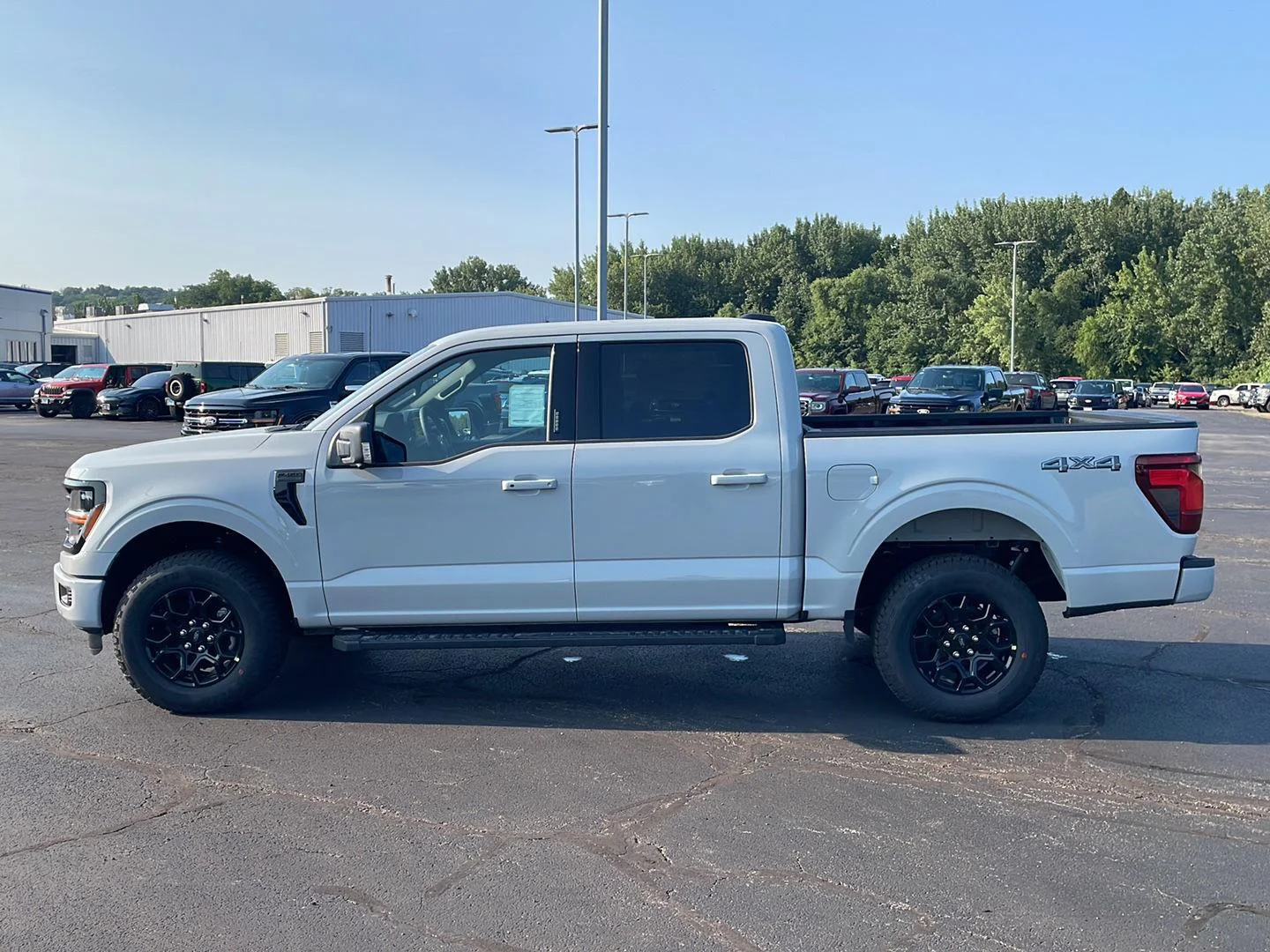 New 2026 Avalanche Ford XLT image 2