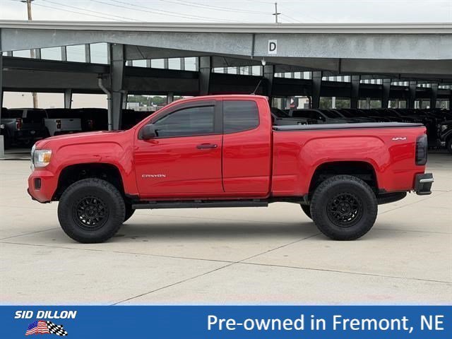 Used 2018 Cardinal Red GMC 4WD image 8