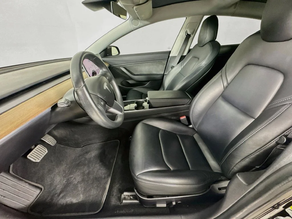 Used 2019 Solid Black Tesla Long Range image 26