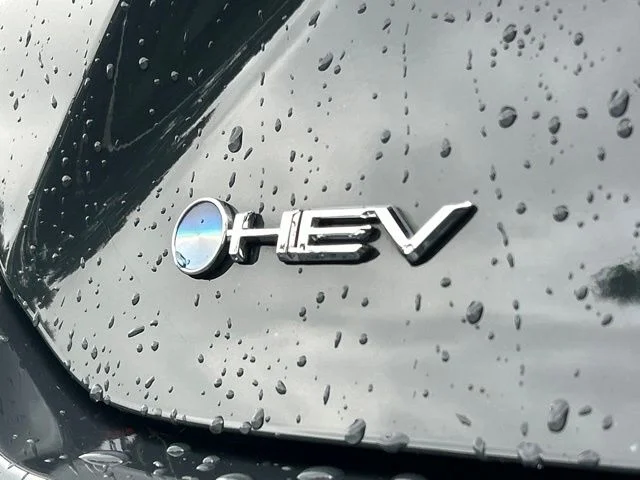 Certified Used 2025  Toyota LE image 13