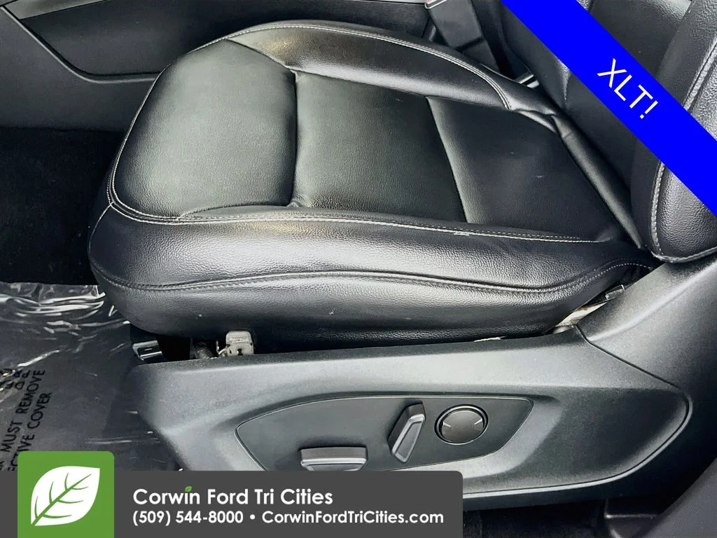 Used 2020 Silver Ford XLT image 23
