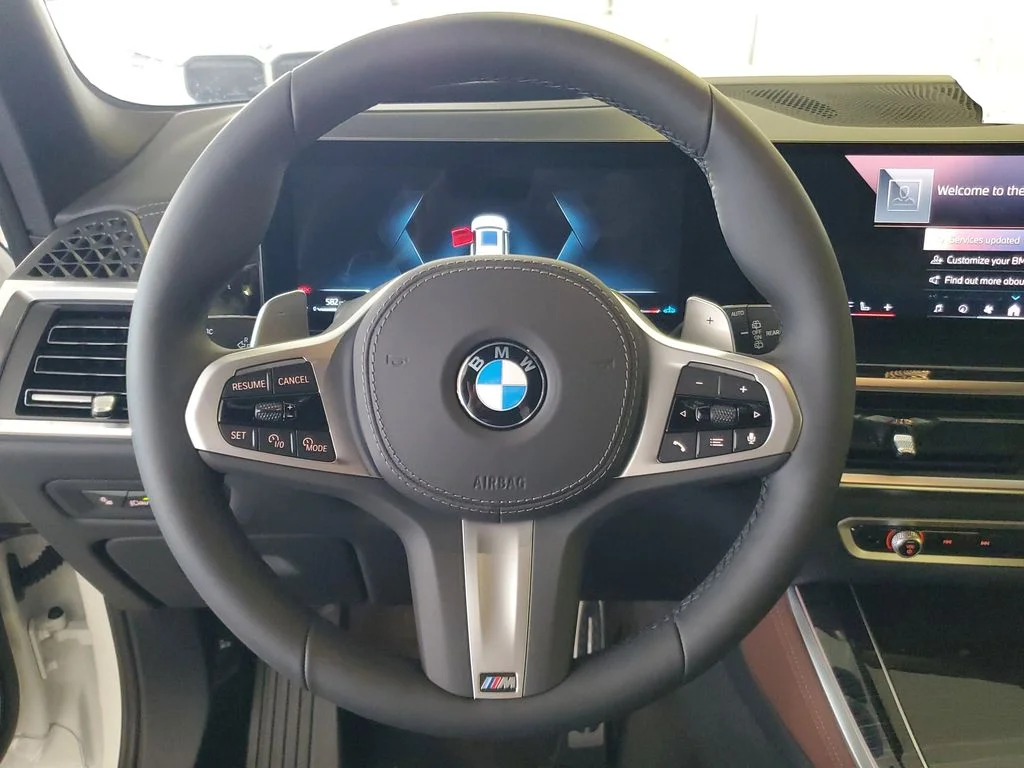 Used 2026 Alpine White BMW sDrive40i image 17