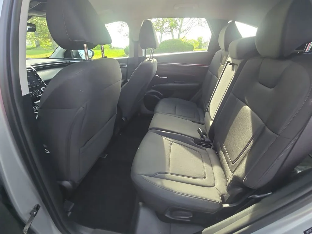 Used 2022 Shimmering Silver Hyundai SE image 40