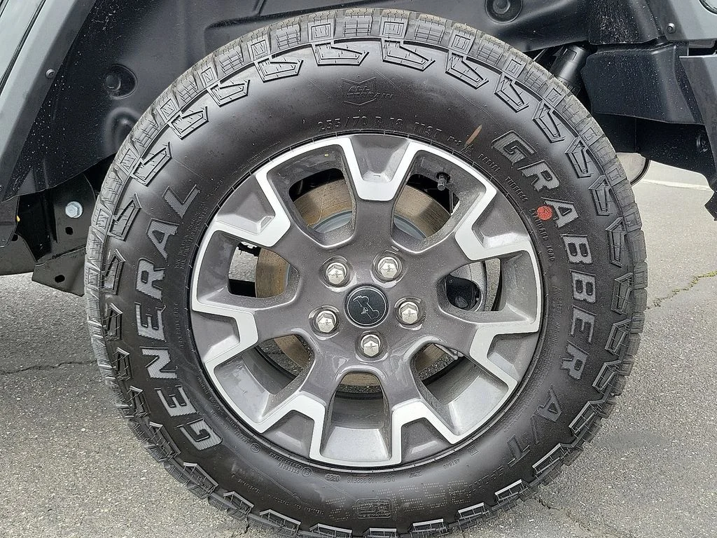 2025 Jeep Wrangler 4-Door Sahara - Photo 19