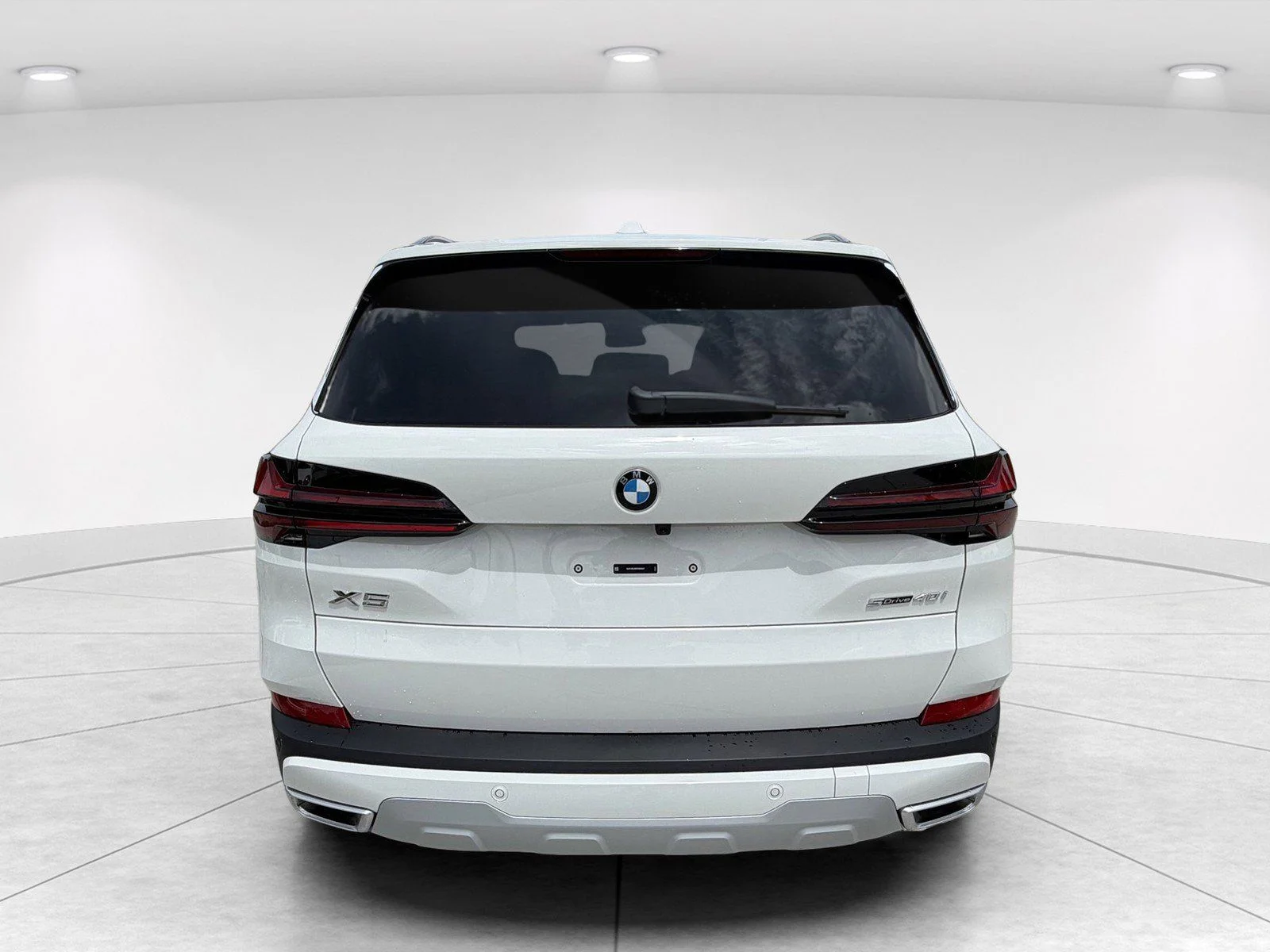 New 2026 Alpine White BMW sDrive40i image 5