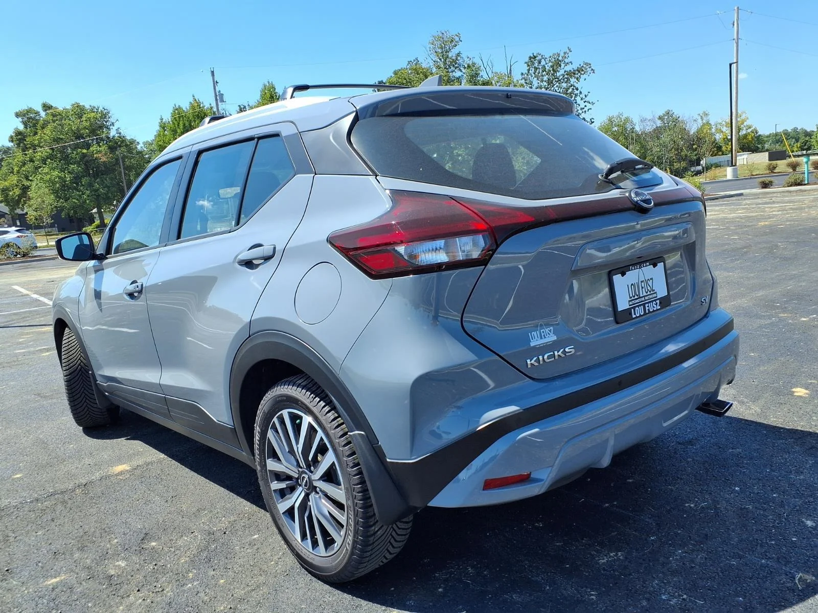 Used 2022 Boulder Gray Pearl Nissan SV image 27