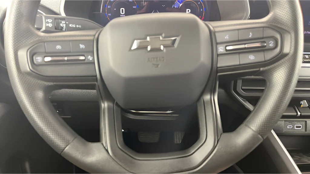 Used 2025 Gray Chevrolet Trail Boss image 25