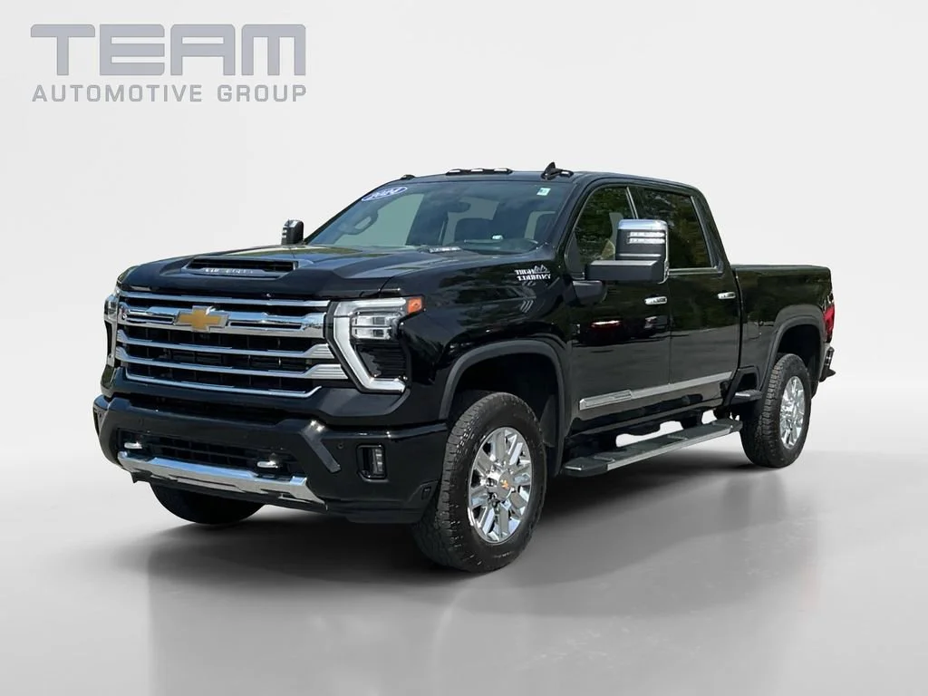 Used 2024 Black Chevrolet High Country image 3