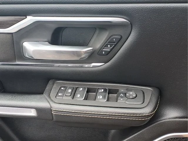 Used 2025  Ram Laramie image 17