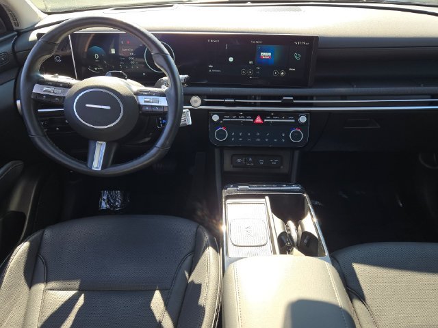 Used 2025 Black Hyundai Limited image 17