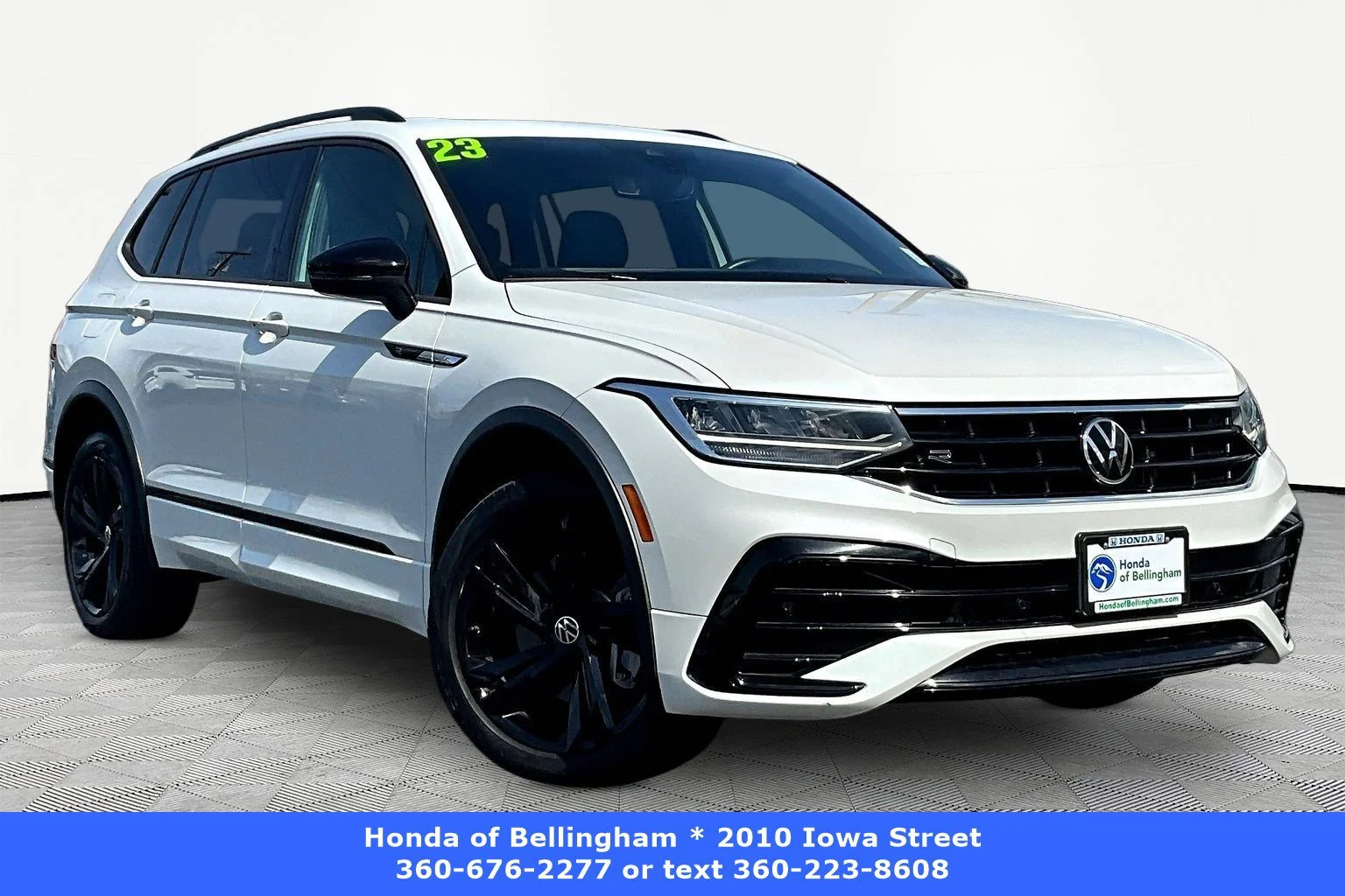 2023 Volkswagen Tiguan 2.0T SE R-Line Black's photo
