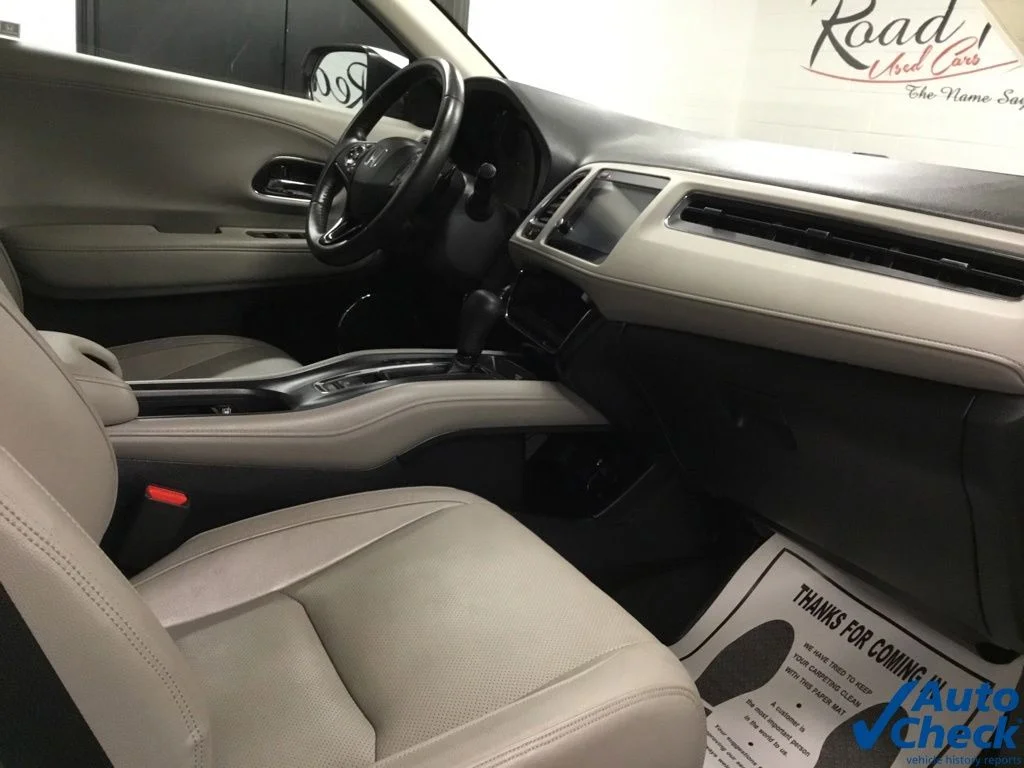 Used 2021 White Honda EX-L image 35
