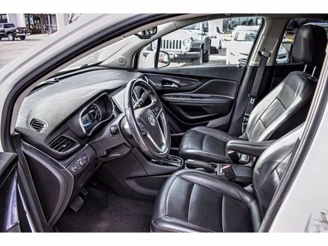 Used 2019 Summit White Buick Essence image 11