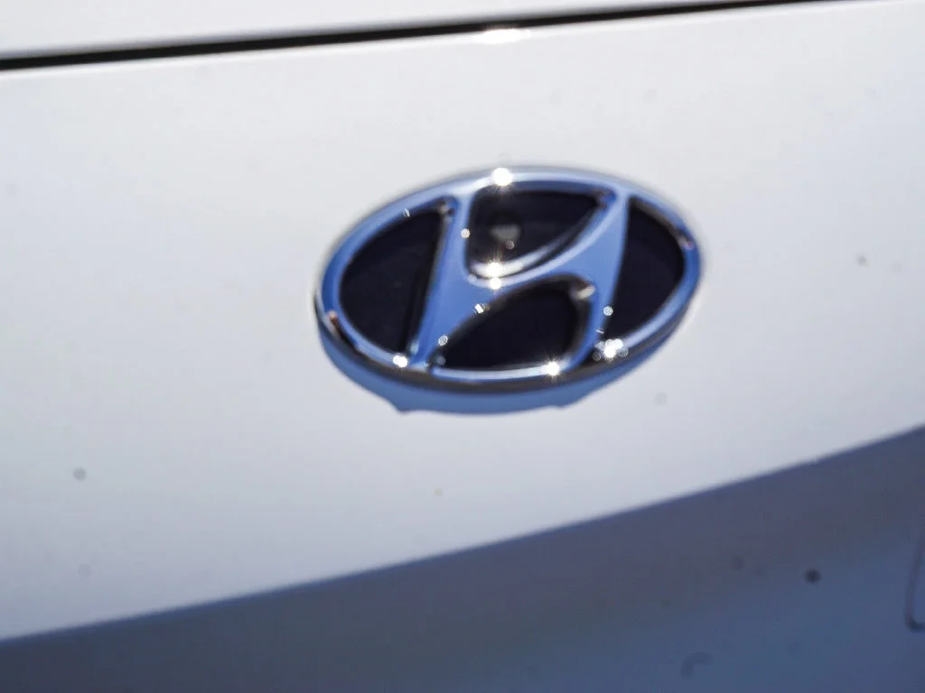 Used 2022 White Hyundai SEL image 12
