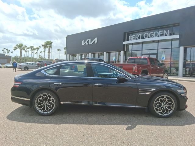 Used 2021 Black Genesis 2.5T image 3