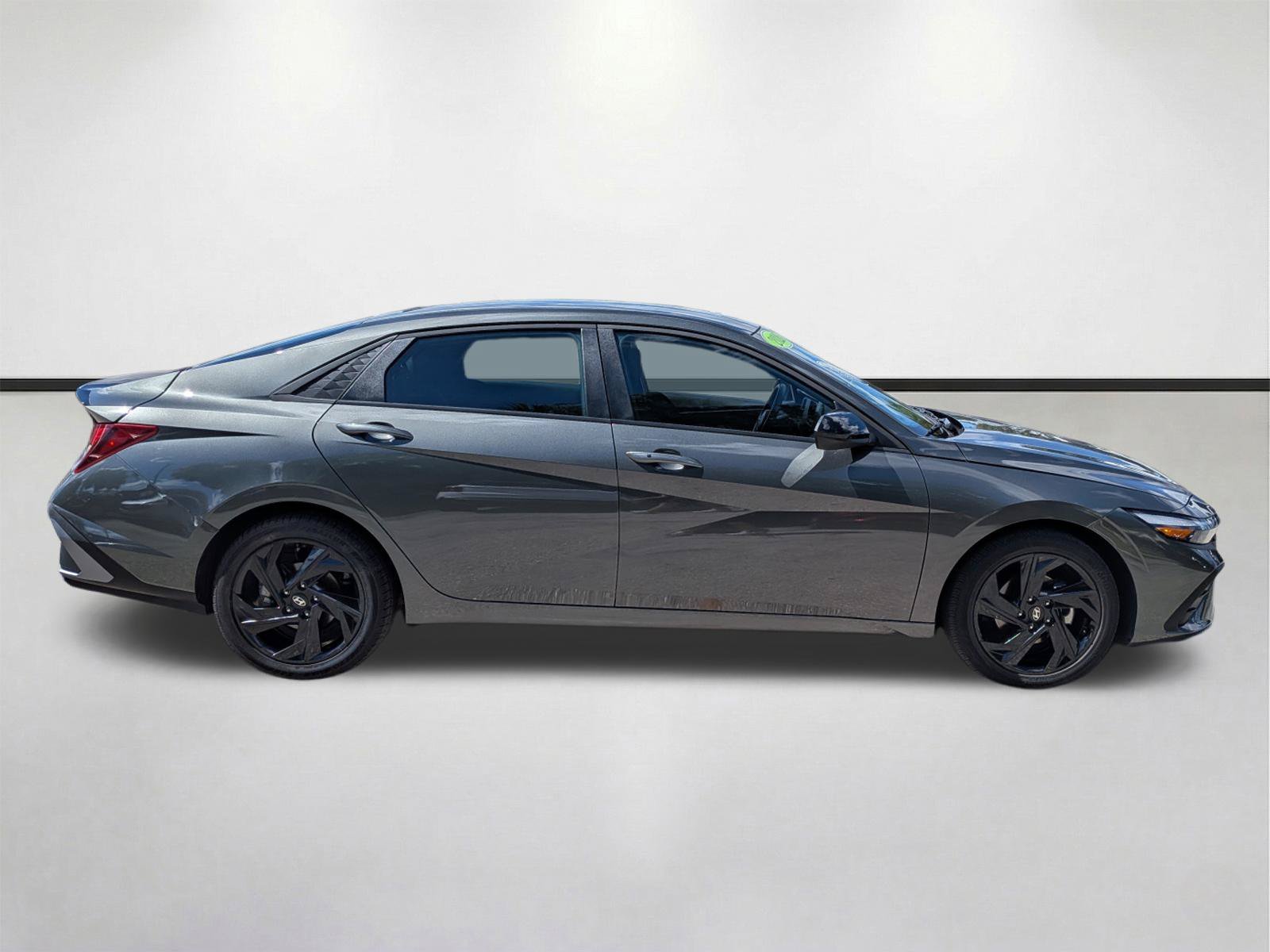 Certified Used 2026 Amazon Gray Hyundai SEL Sport image 3