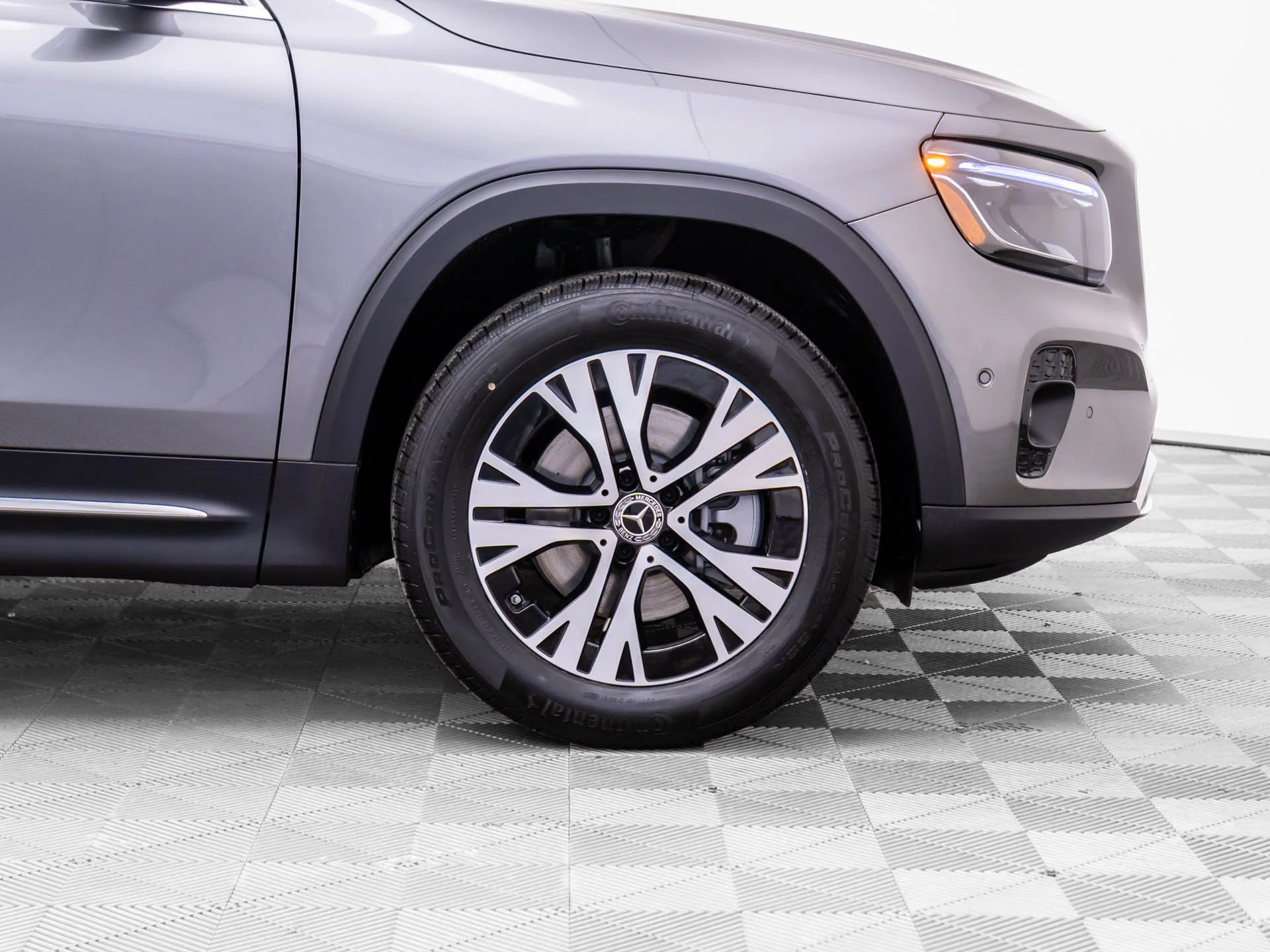 New 2026 Gray Mercedes-Benz GLB 250 image 36