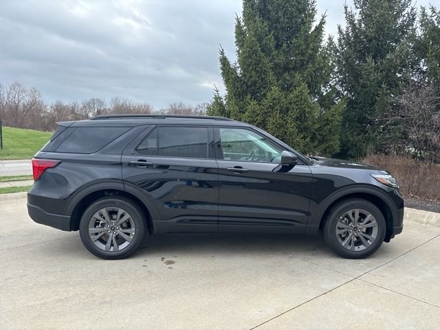 New 2026 Agate Black Metallic Ford Active image 5
