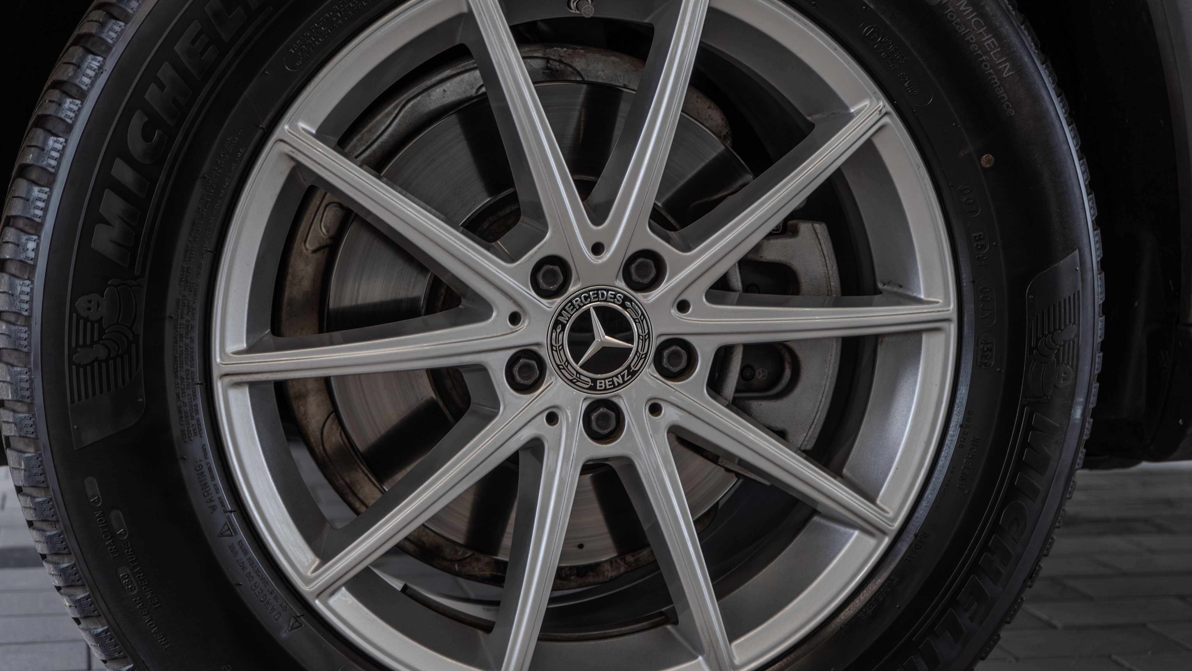 Certified Used 2024 Black Mercedes-Benz GLE 350 image 31