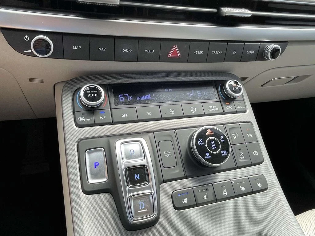 Used 2023 Hyper White Hyundai Limited image 21