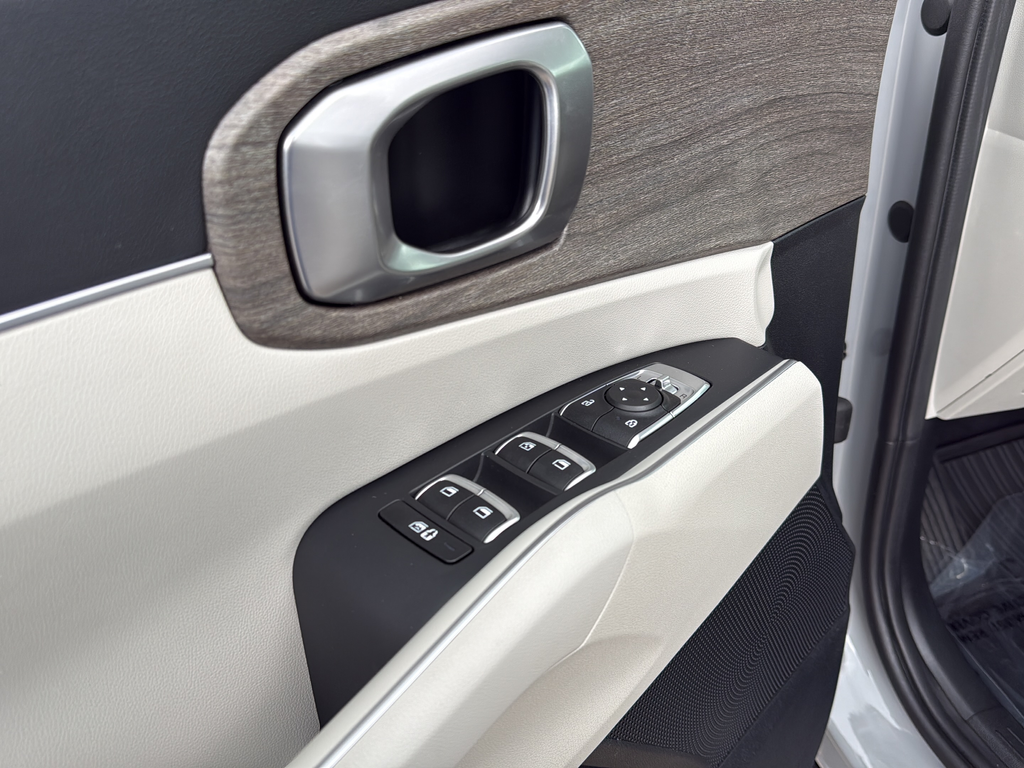 Used 2023 Wolf Gray Kia X-Line EX image 11