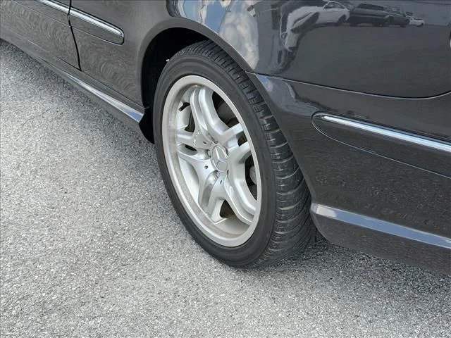 Used 2004 Black Mercedes-Benz CLK 500 image 22