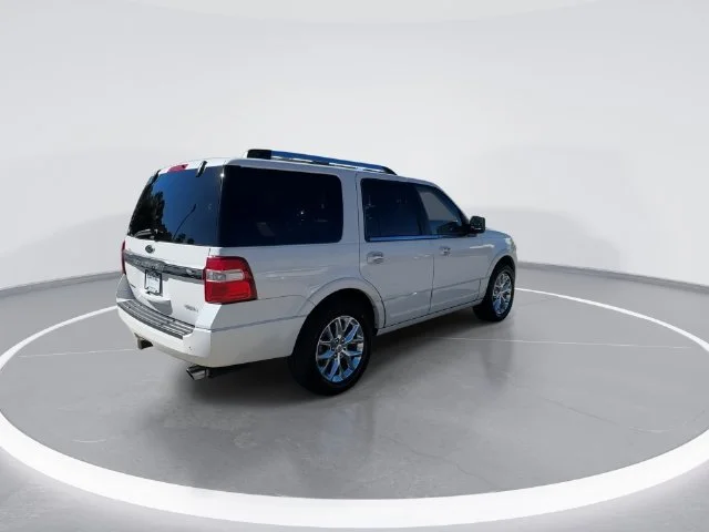 Used 2015 White Ford Limited image 7