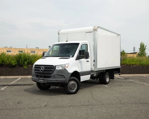 2023 Mercedes-Benz Sprinter 3500 Cab Chassis 144 WB