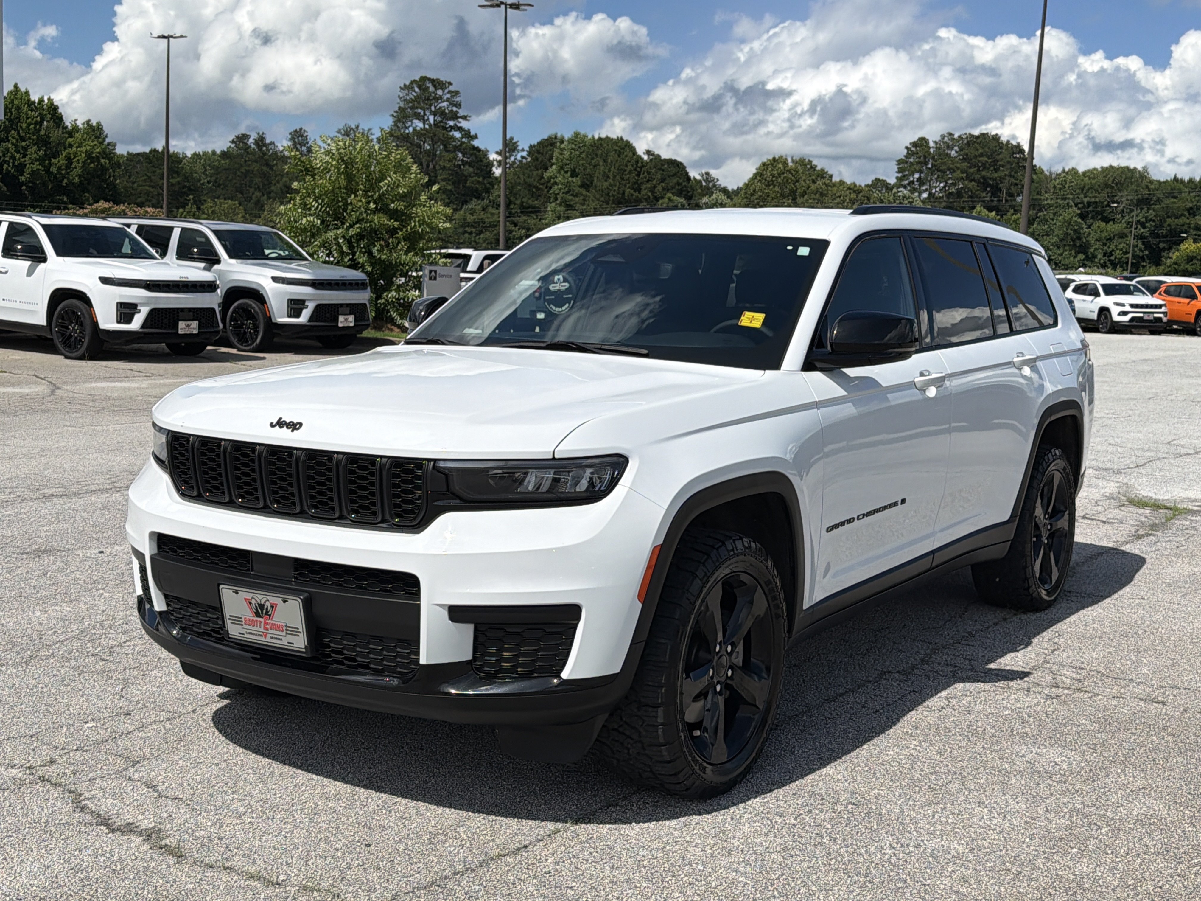 Used 2023 Bright White Clearcoat Jeep Altitude image 6