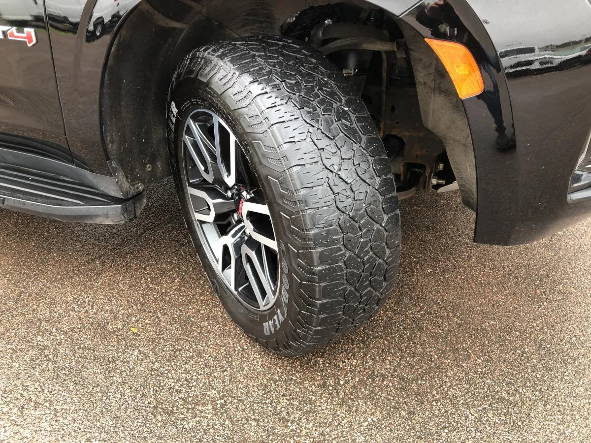 Used 2023 Black GMC 4wd 4dr At4 image 8