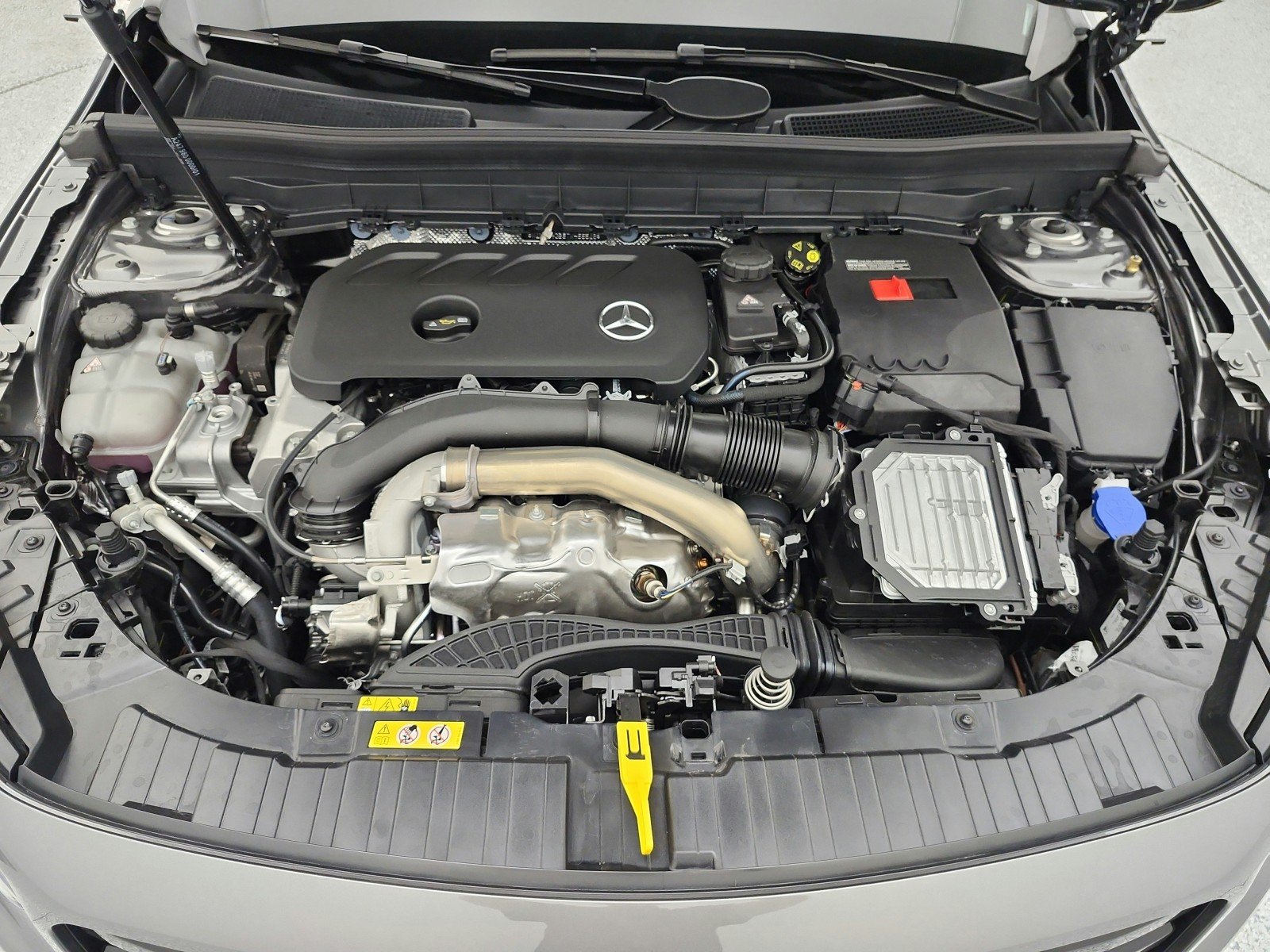 New 2026 Mountain Grey Metallic Mercedes-Benz GLB 250 SUV image 12