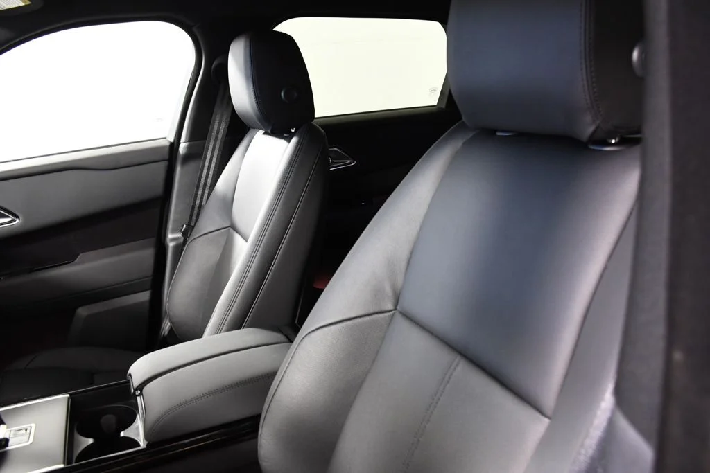 New 2026 Fuji White Land Rover Dynamic SE image 17