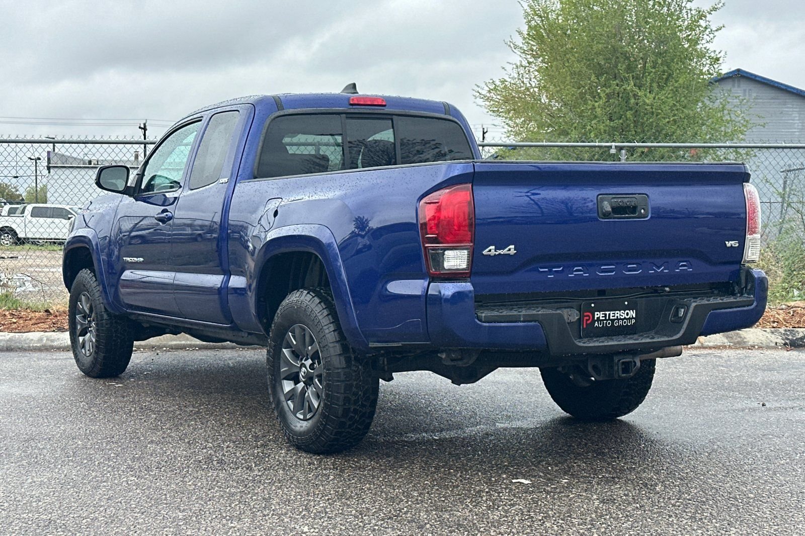 Used 2022 Blue Toyota SR5 image 6