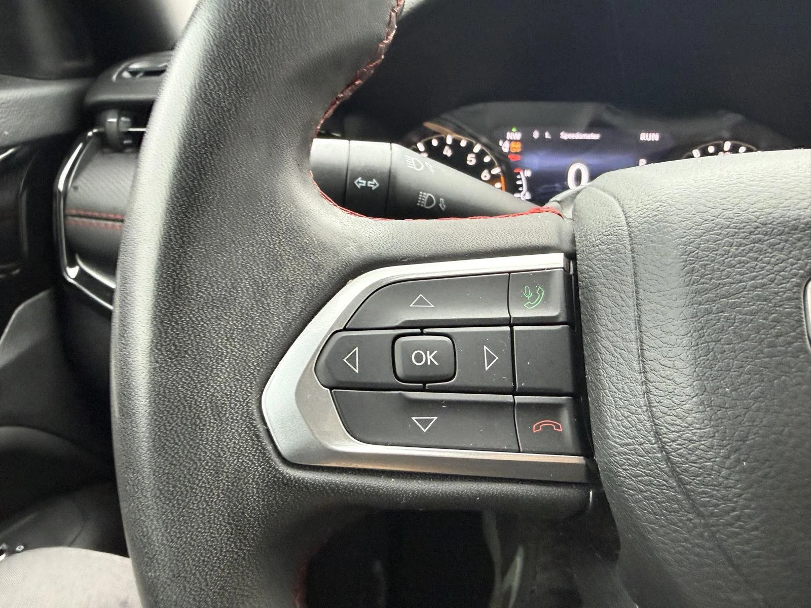 Used 2023 Diamond Black Crystal Pearlcoat Jeep Trailhawk image 10