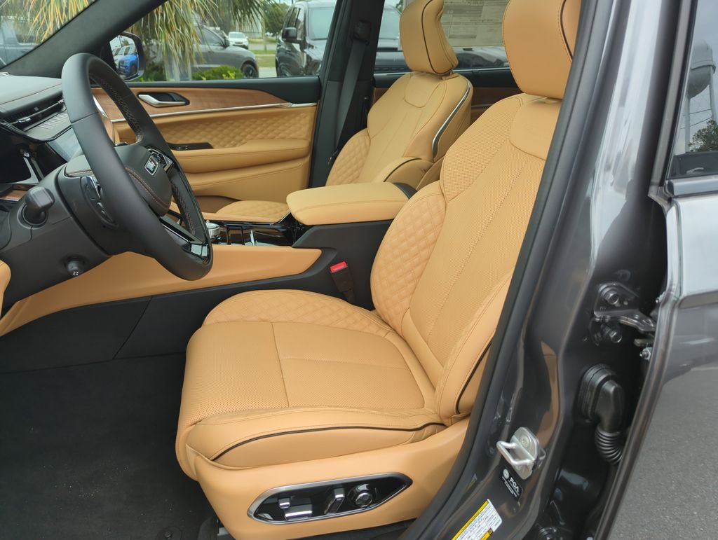 New 2026 Baltic Gray Metallic Clear-Coat Exterior Paint Jeep Summit image 12