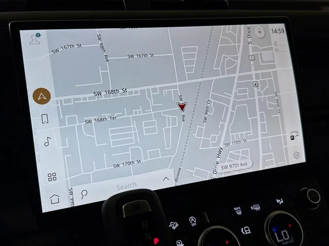 New 2026 Fuji White Land Rover X-Dynamic SE image 16