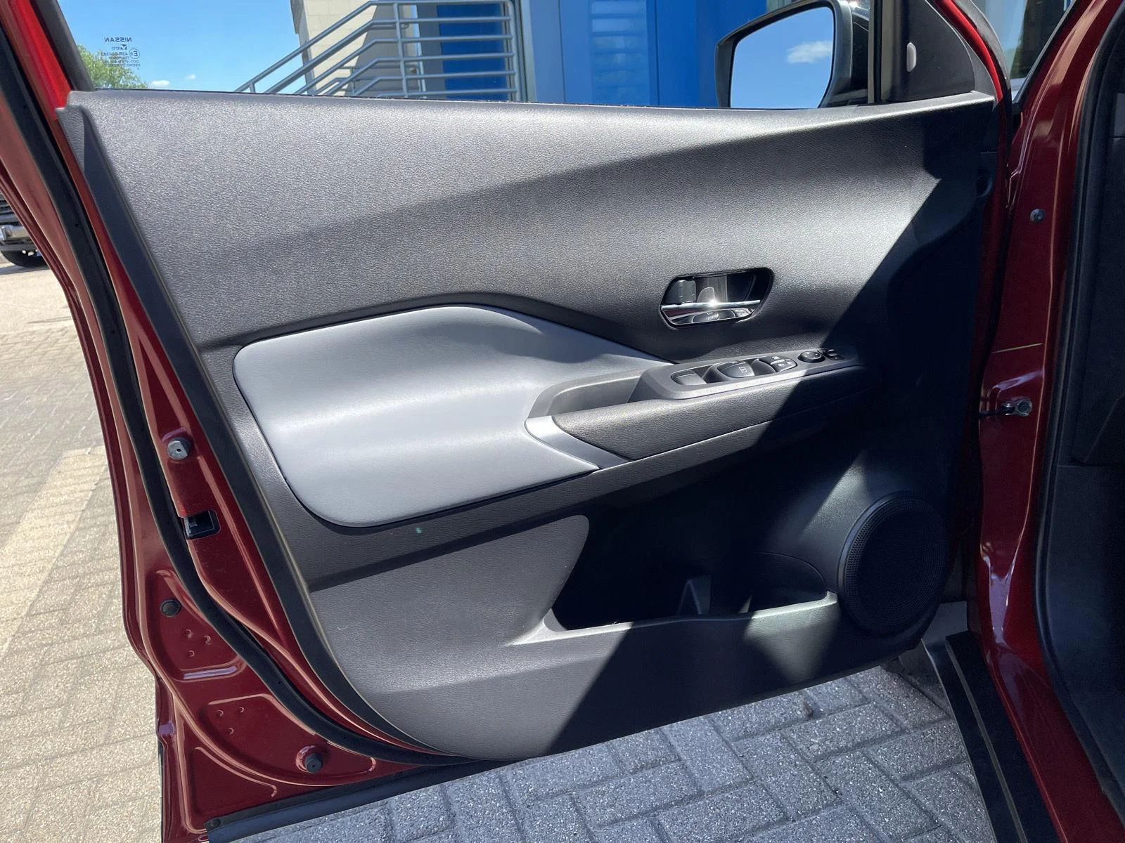 Used 2023 Scarlet Ember Tintcoat Nissan SR image 12