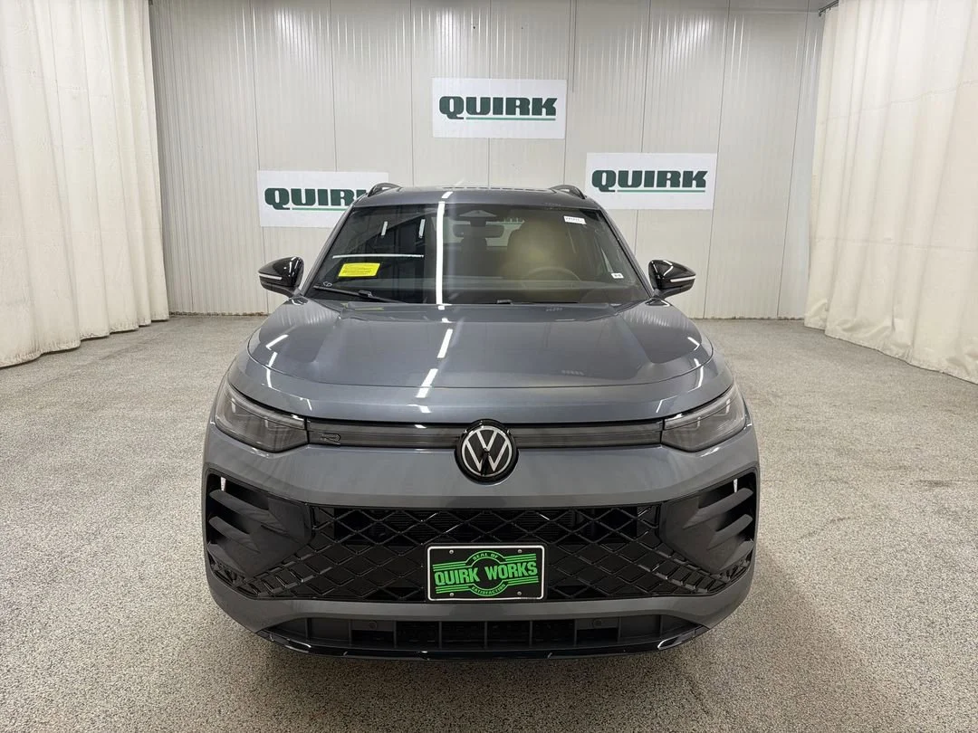 New 2026 Platinum Gray Metallic Volkswagen SE R-Line Black image 2