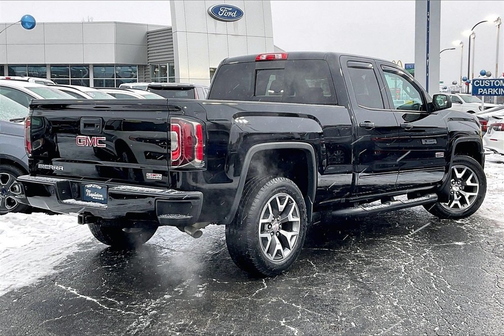 2017 GMC SIERRA - Image 11
