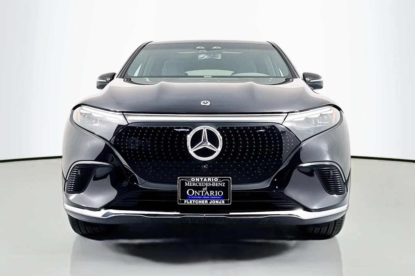Certified Used 2025 Obsidian Black Metallic Mercedes-Benz 450 image 3
