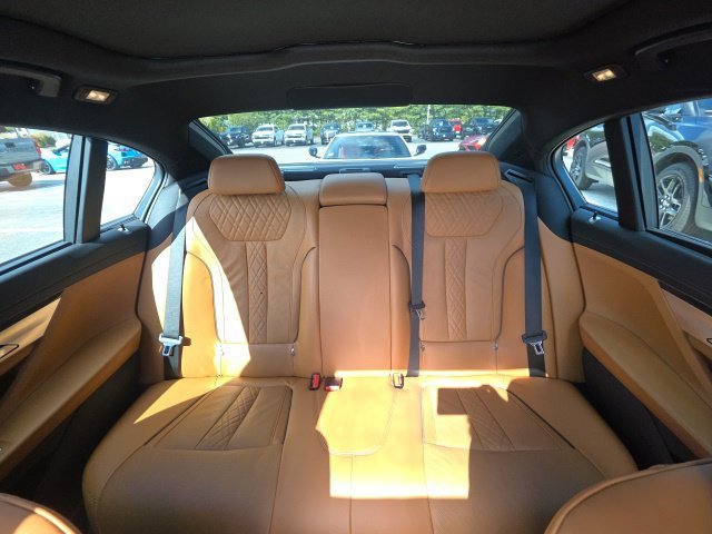 Used 2022 Gray BMW 750i xDrive image 25