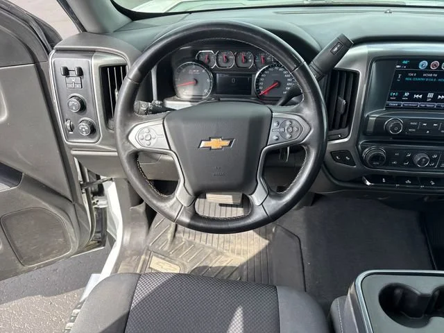 Used 2018 SUMMIT WHITE Chevrolet LT image 16