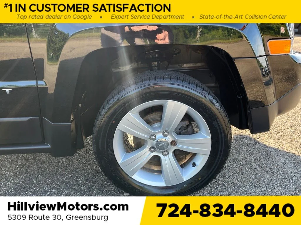 Used 2015 Black Clearcoat Jeep Latitude image 12