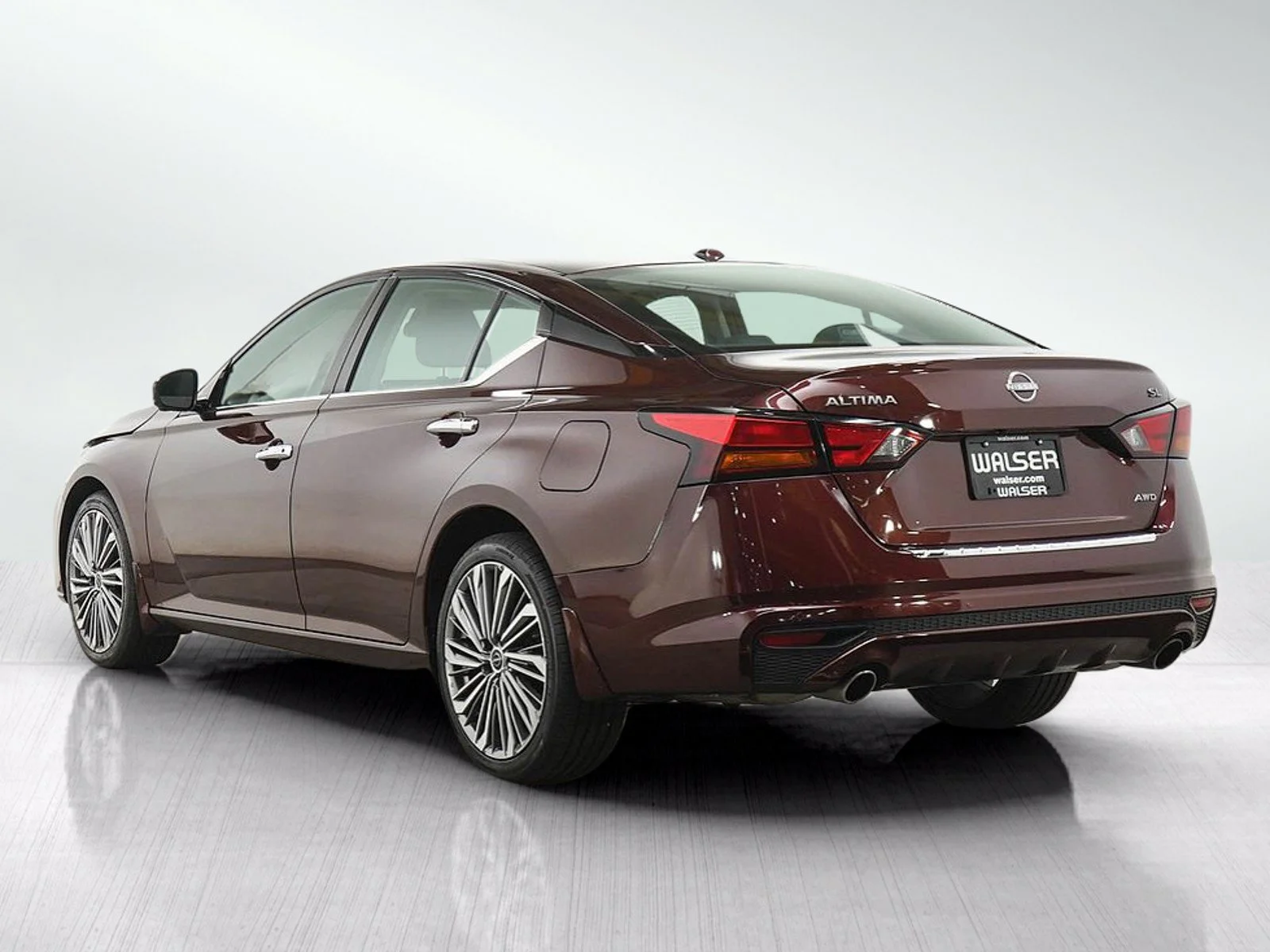 Used 2023 Garnet Pearl Metallic Nissan 2.5 SL image 3