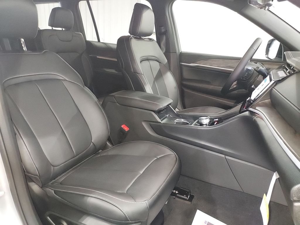 New 2026 Silver Jeep Limited Reserve image 32